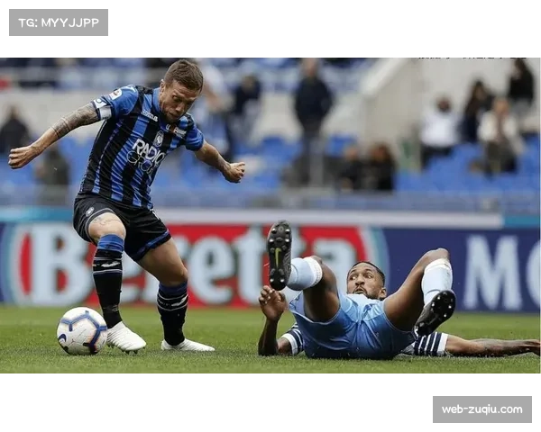 莱切532阵型收缩防线，对抗亚特兰大边路突破与中路渗透